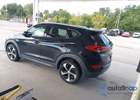2016 Hyundai Tucson Sport z USA, uszkodzony, nr VIN KM8J33A23GU182014